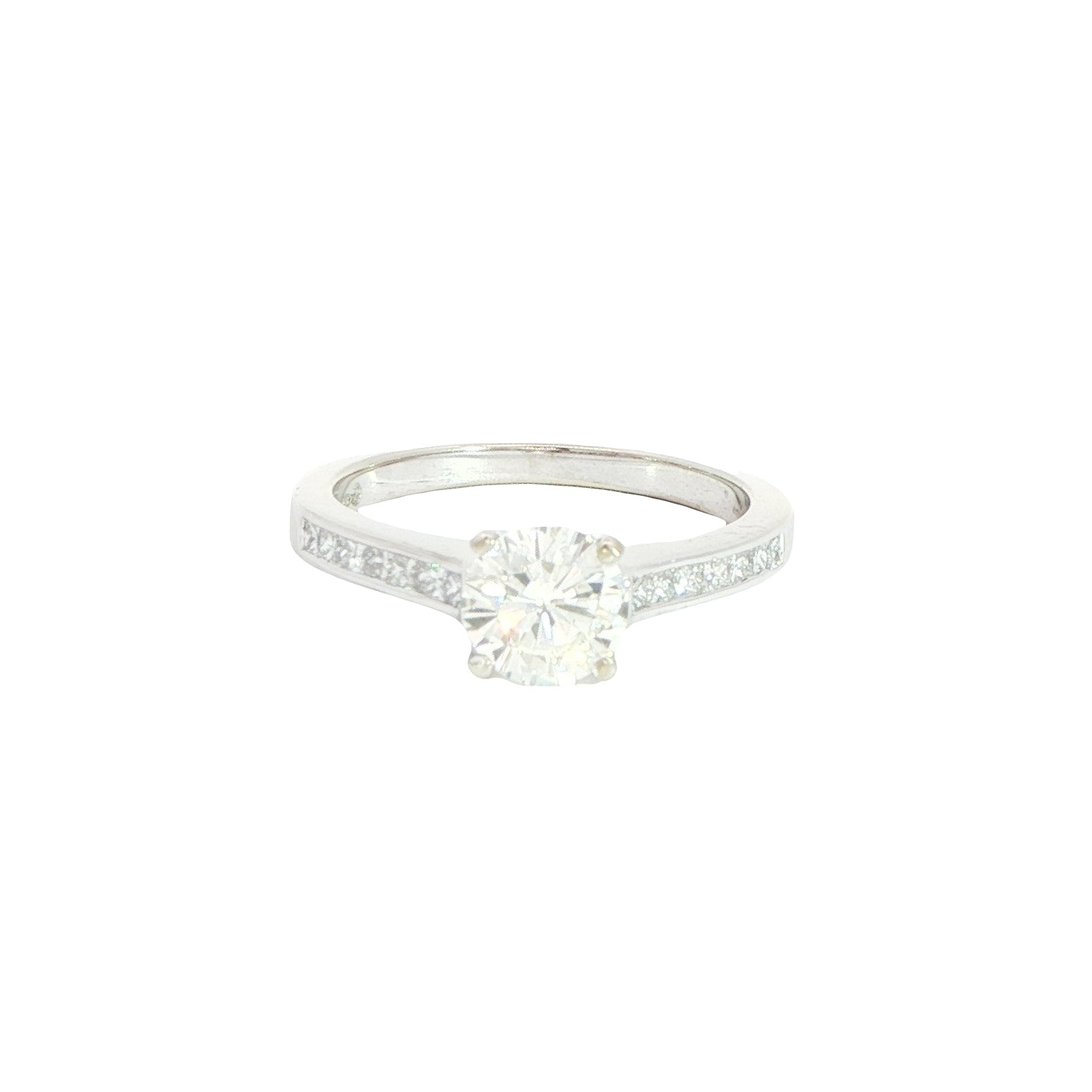 18 Carat White Gold Diamond Ring