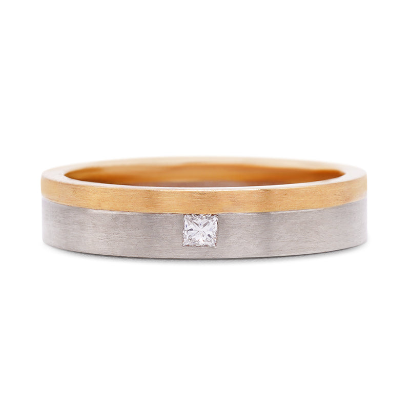 18 Carat White & Yellow Gold Diamond Ring
