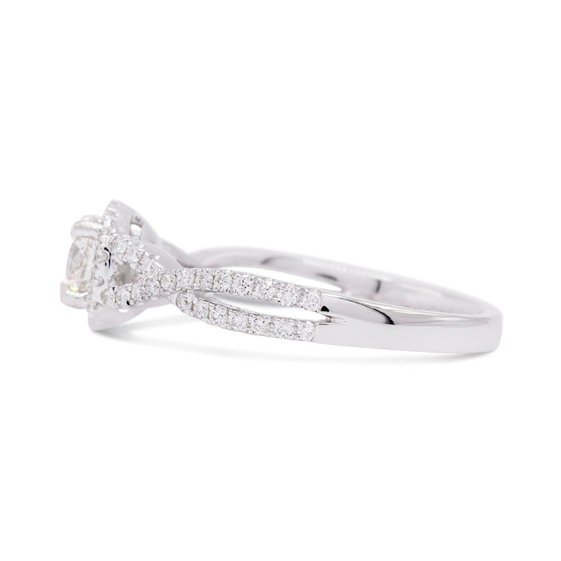 18 Carat White Gold Diamond Ring