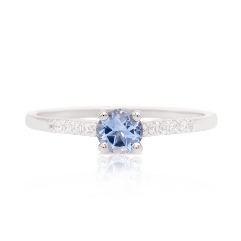 9 Carat White Gold Aquamarine & Diamond Ring