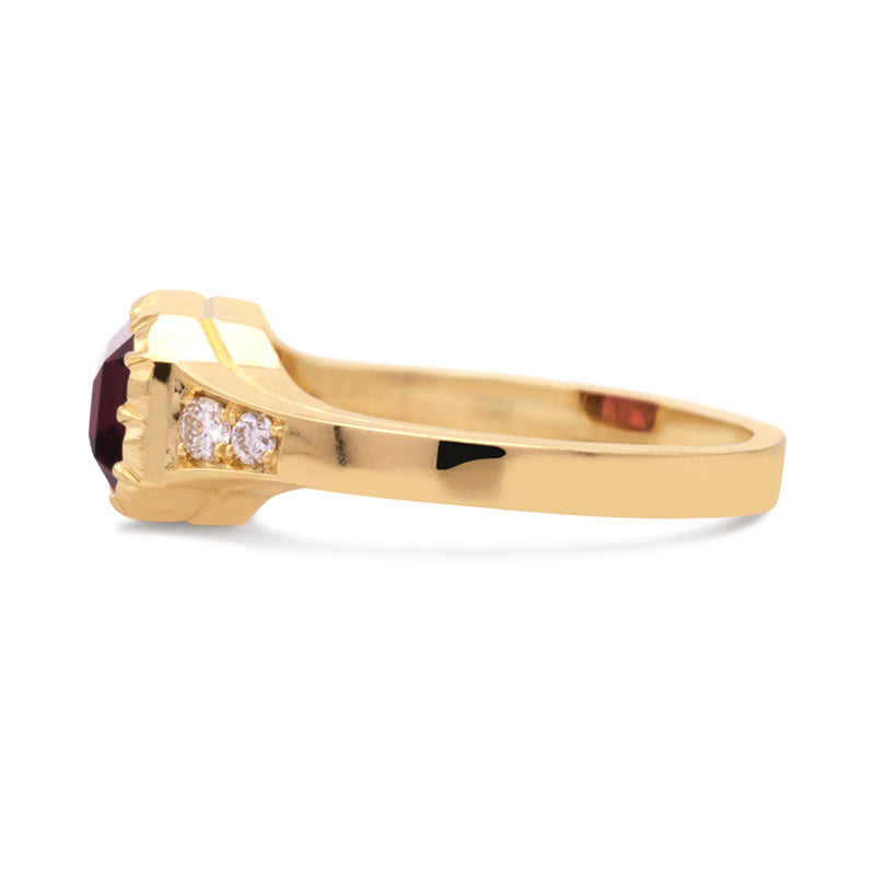 18 Carat Yellow Gold Garnet & Diamond Ring