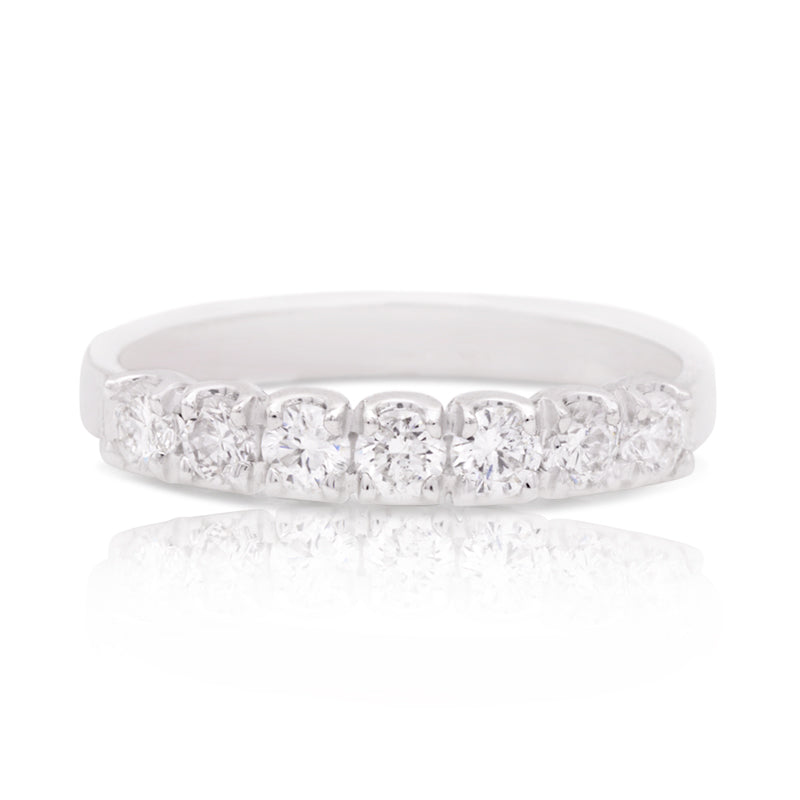 18 Carat White Gold Diamond Ring