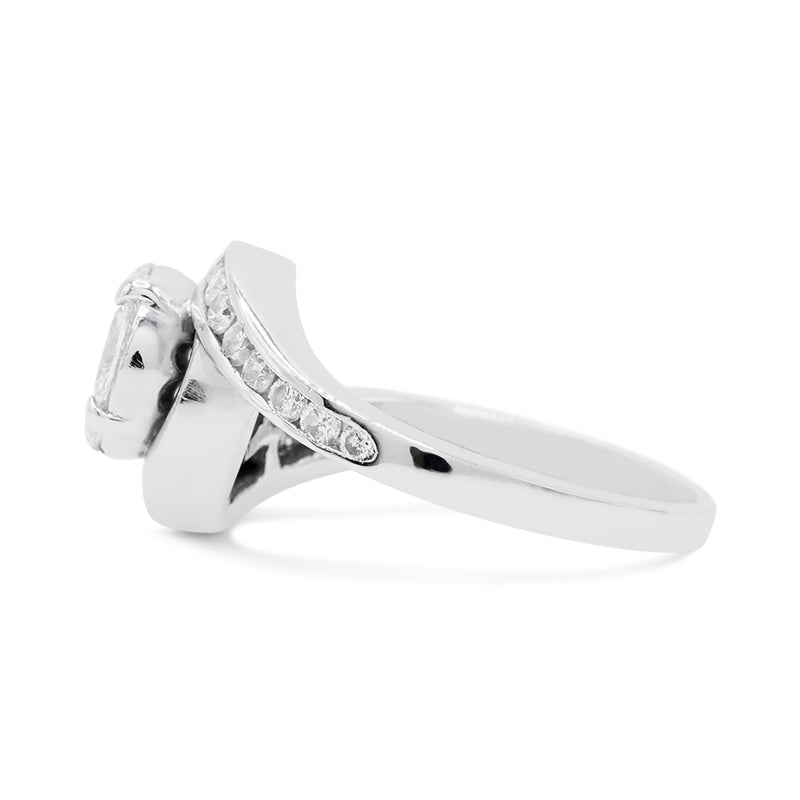 18 Carat White Gold Illusion Set Diamond Ring