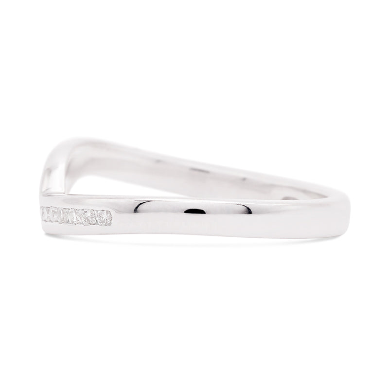 18 Carat White Gold Shaped Diamond Band