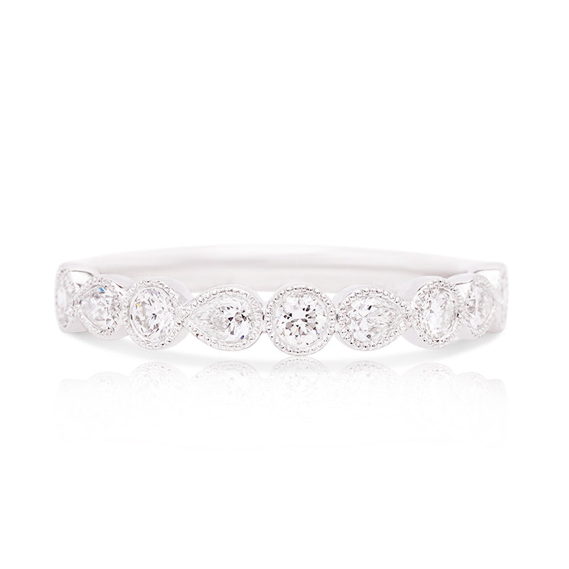 18 Carat White Gold Diamond Ring