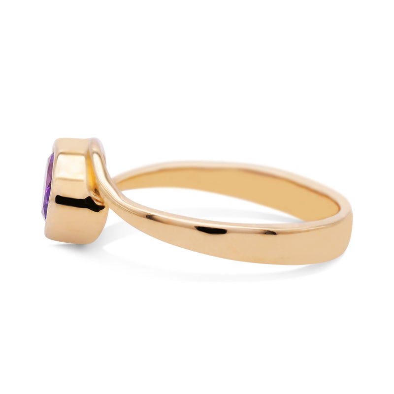 9 Carat Yellow Gold Amethyst Ring