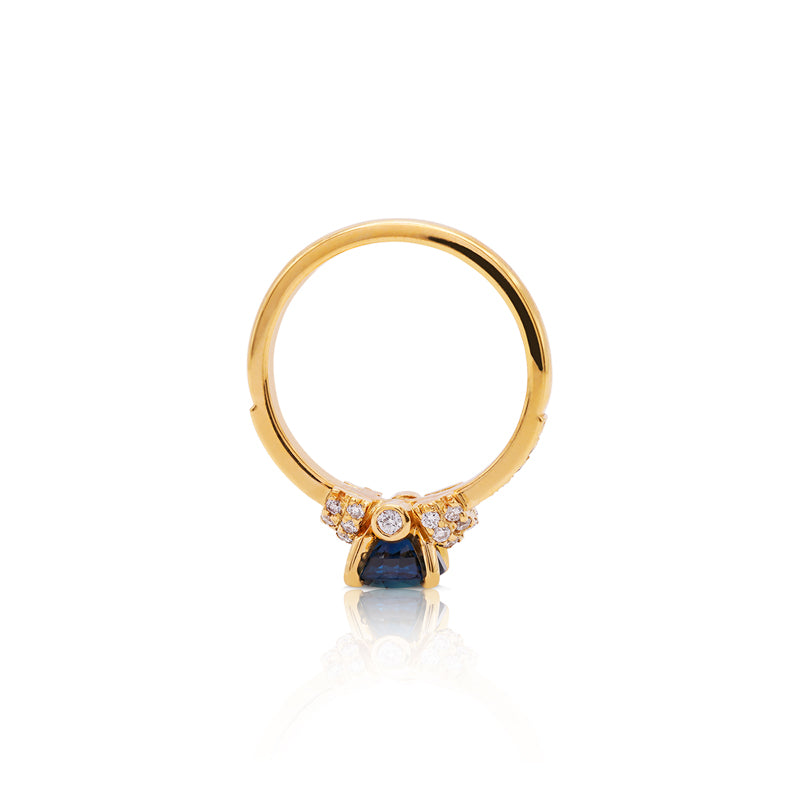 18 Carat Yellow Gold Teal Sapphire and Diamond Ring