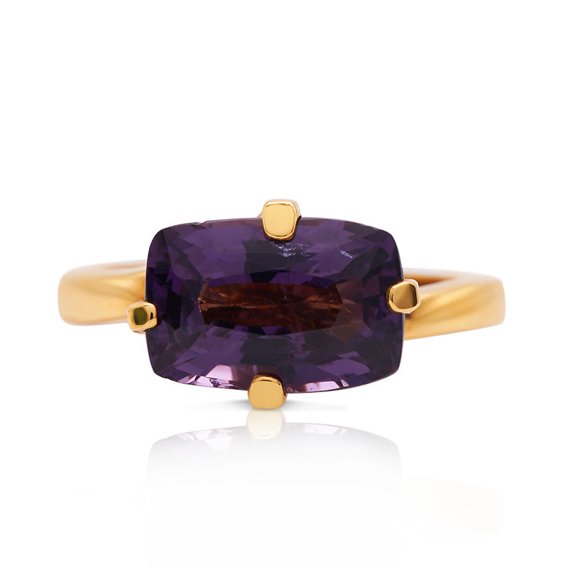 18 Carat Yellow Gold Purple Natural Spinel Ring