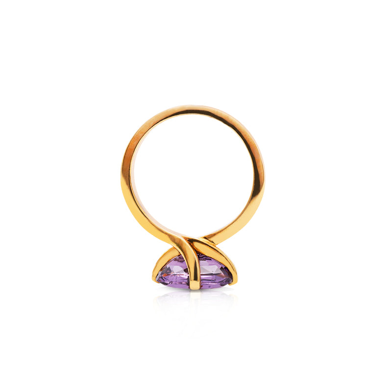 18 Carat Yellow Gold Purple Natural Spinel Ring