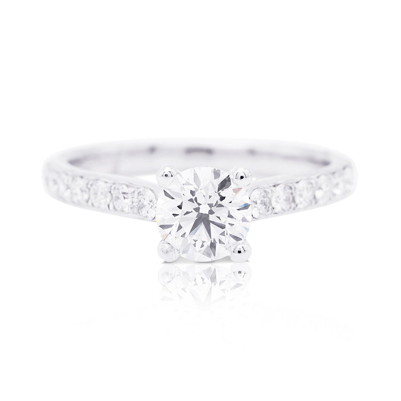 18 Carat White Gold Diamond Ring