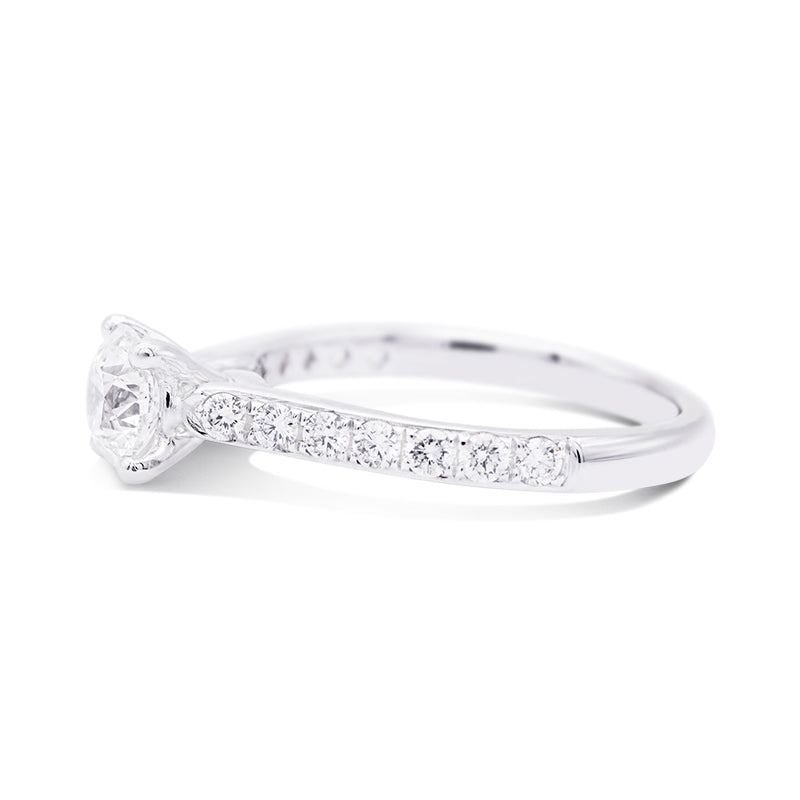 18 Carat White Gold Diamond Ring
