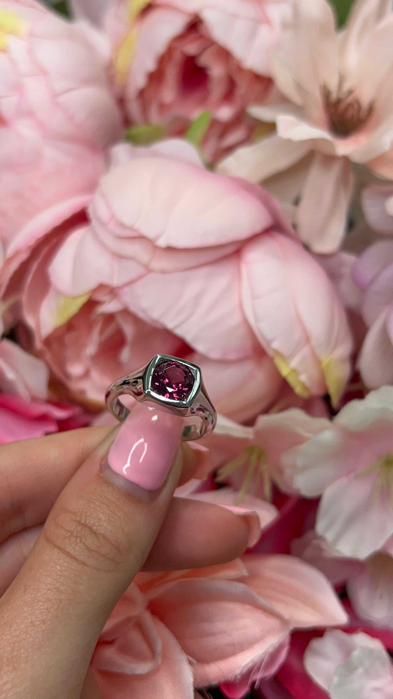 9 Carat White Gold Garnet Signet Ring