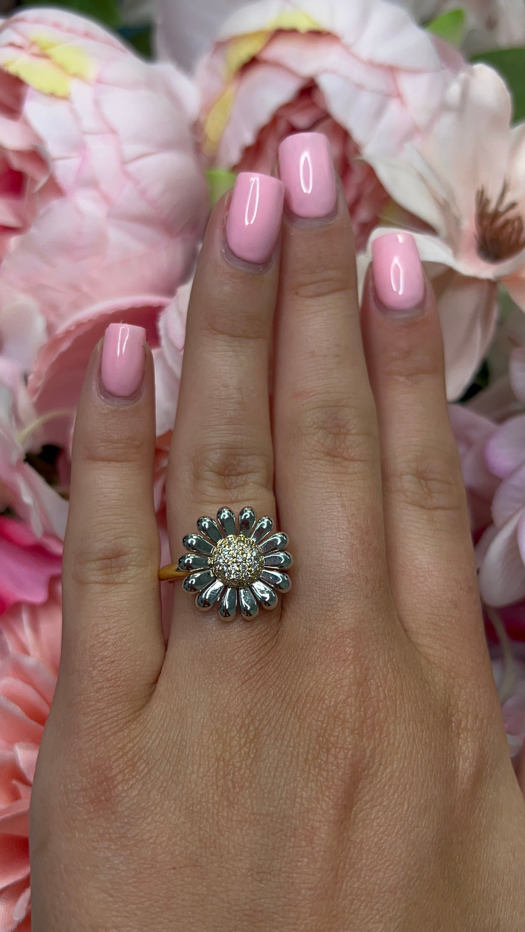 Platinum & 18 Carat Yellow Gold Flower Daisy Dress Ring