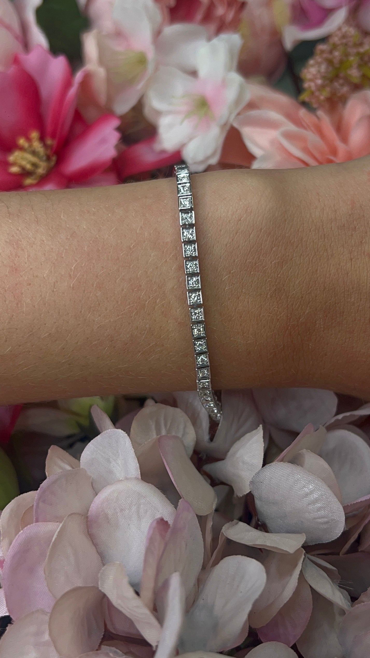 18 Carat White Gold Diamond Line Bracelet
