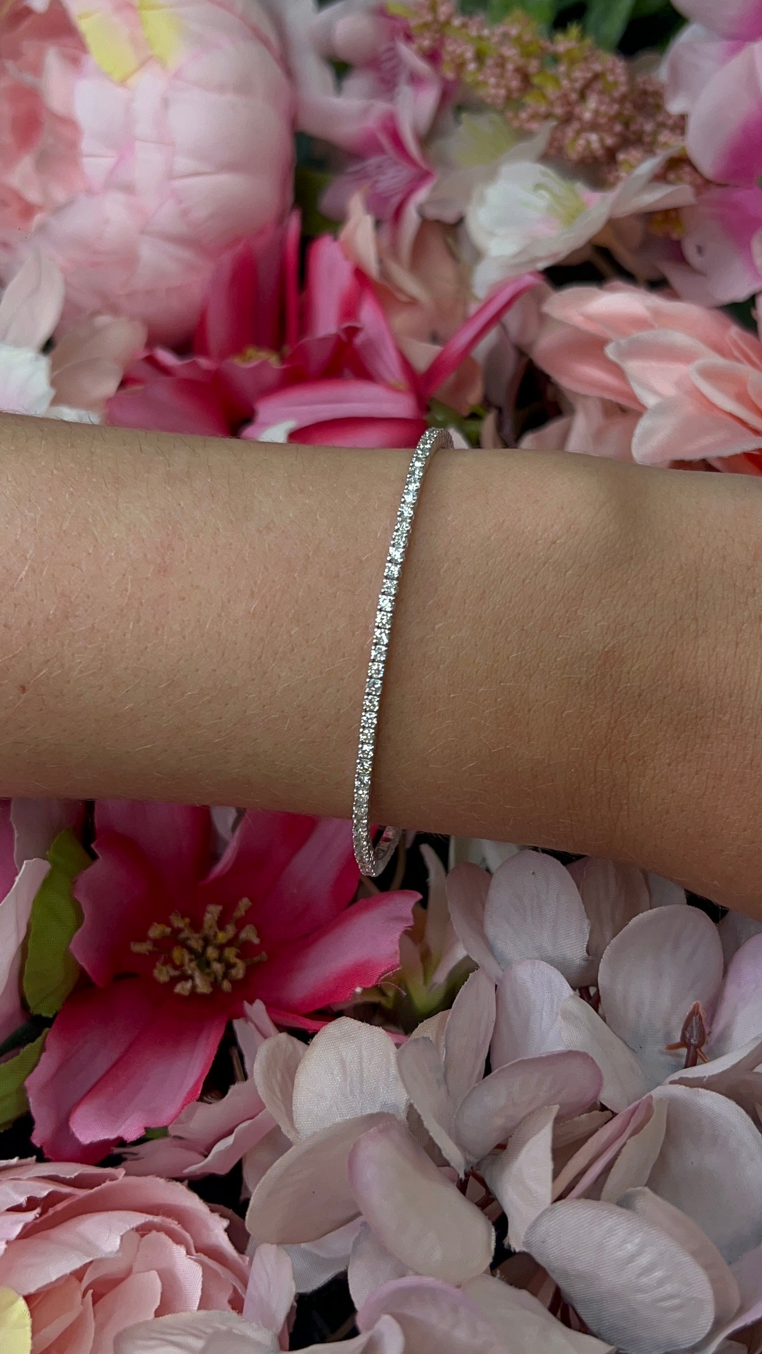 9 Carat White Gold Diamond Flexi Line Bangle