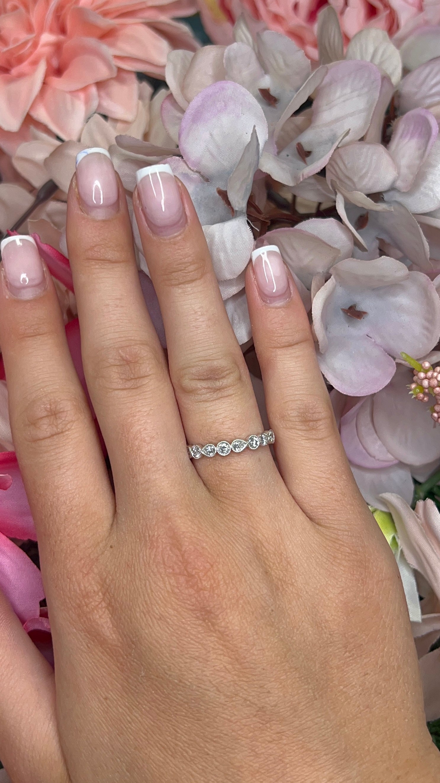 18 Carat White Gold Diamond Ring