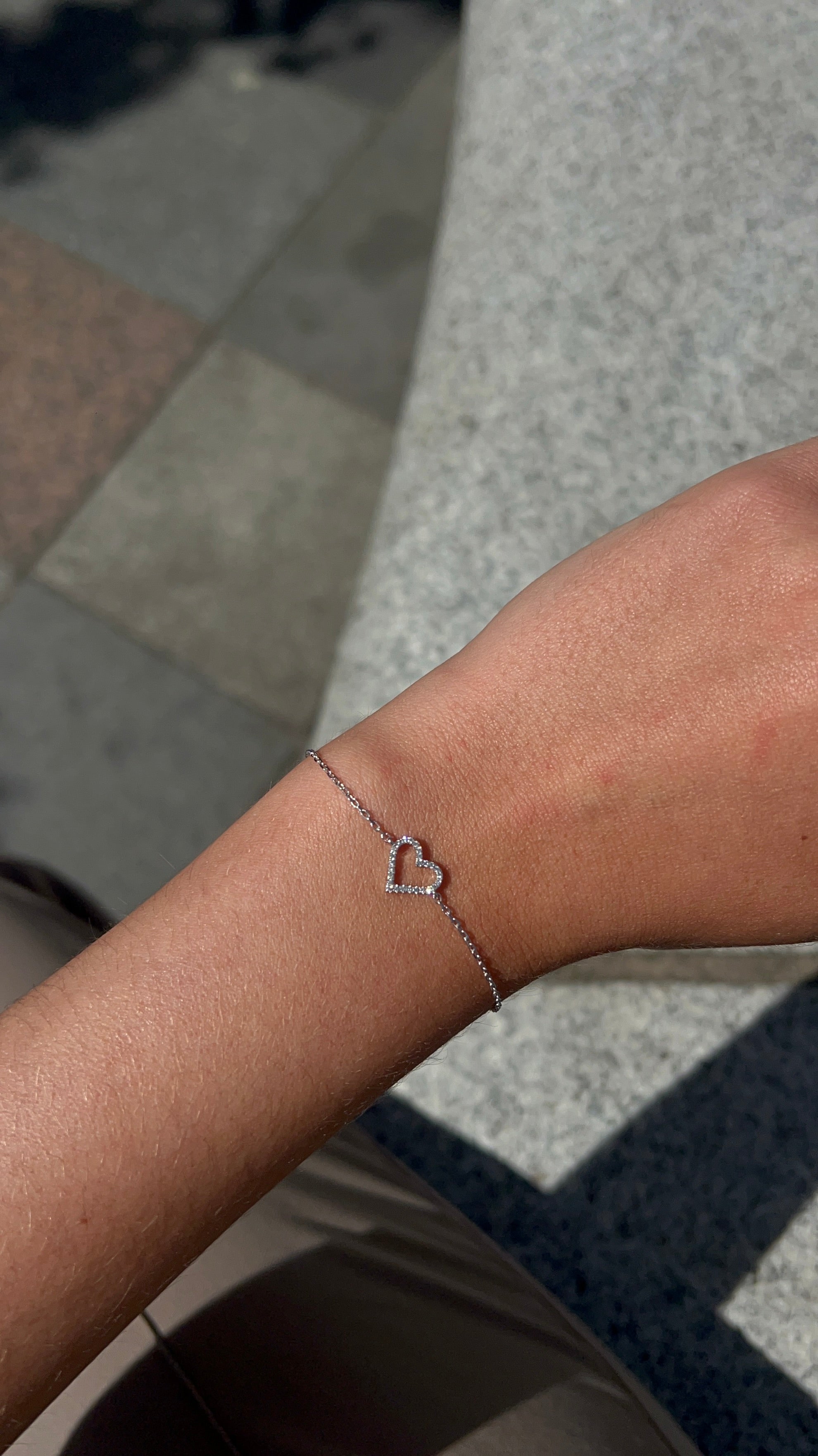 18 Carat White Gold Diamond Heart Bracelet