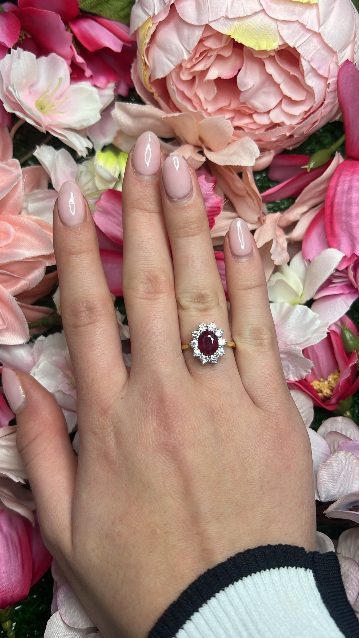 18 Carat Yellow Gold Ruby & Diamond Cluster Ring – 1.35ct Centre Ruby