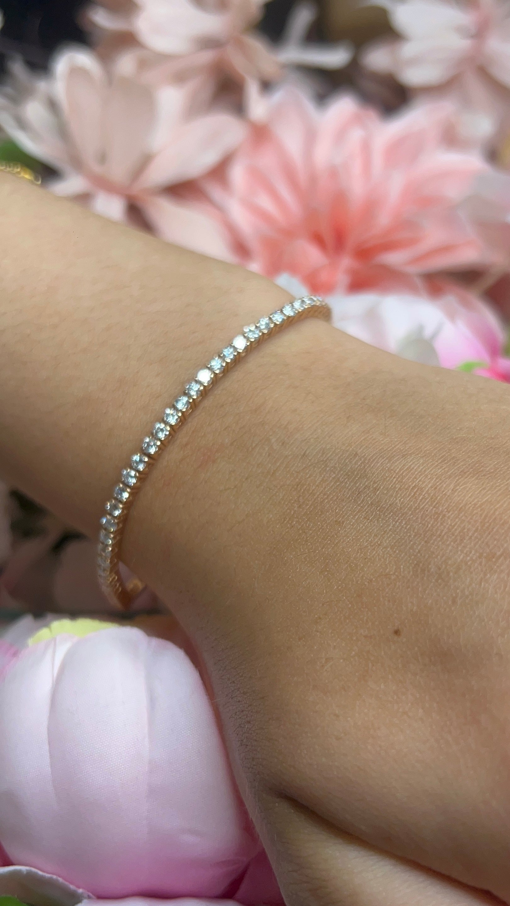 18 Carat Yellow Gold Diamond Line Bracelet
