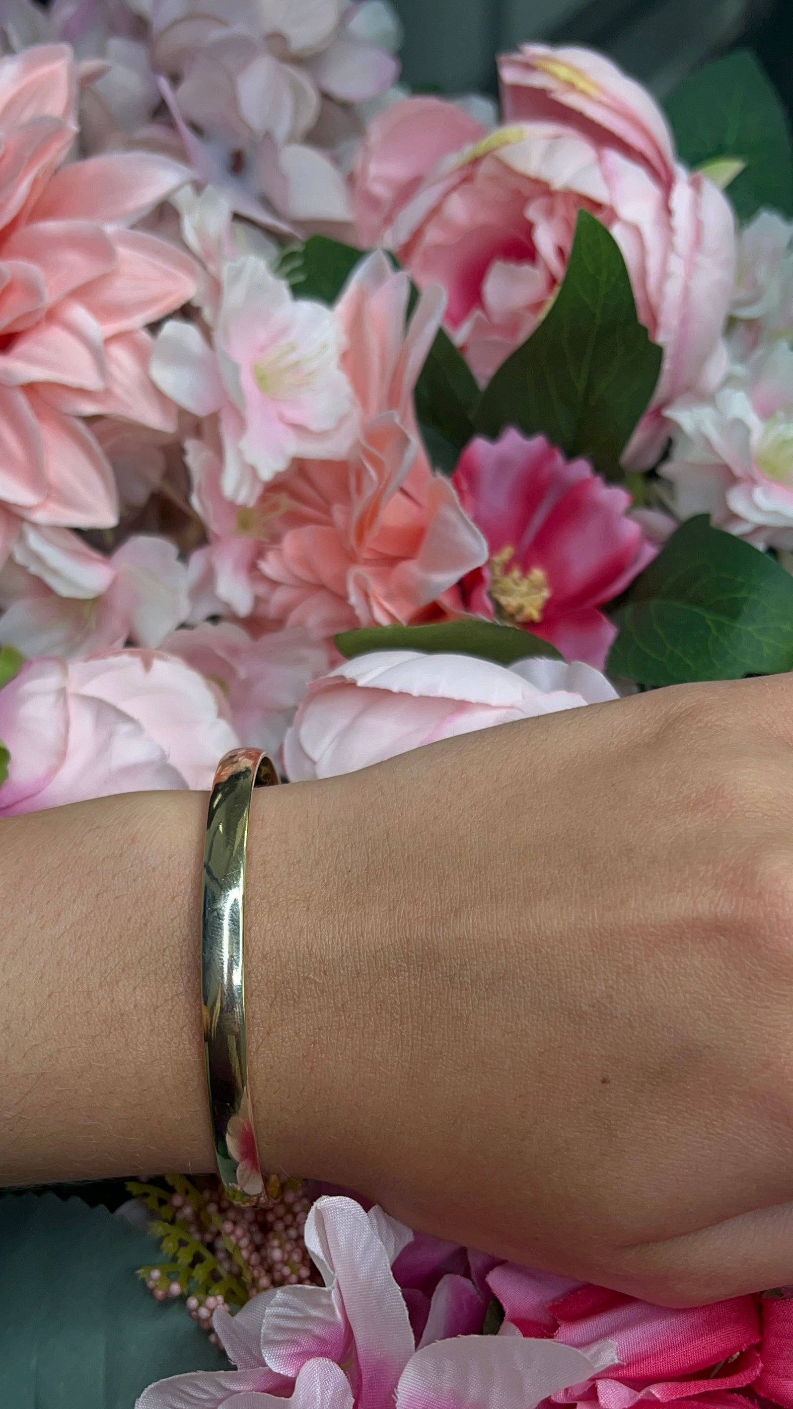 9 Carat Yellow Gold Bangle