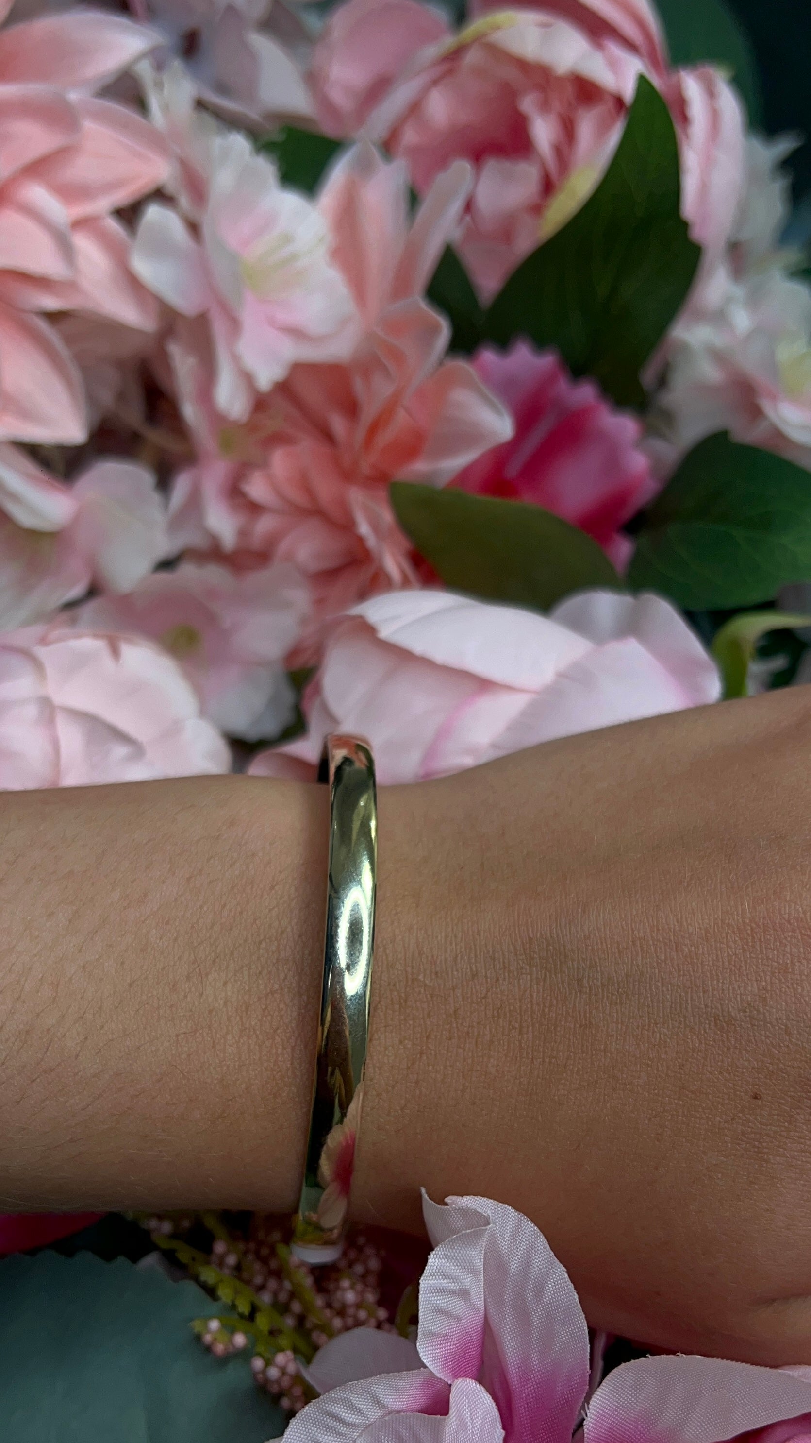9 Carat Yellow Gold Bangle
