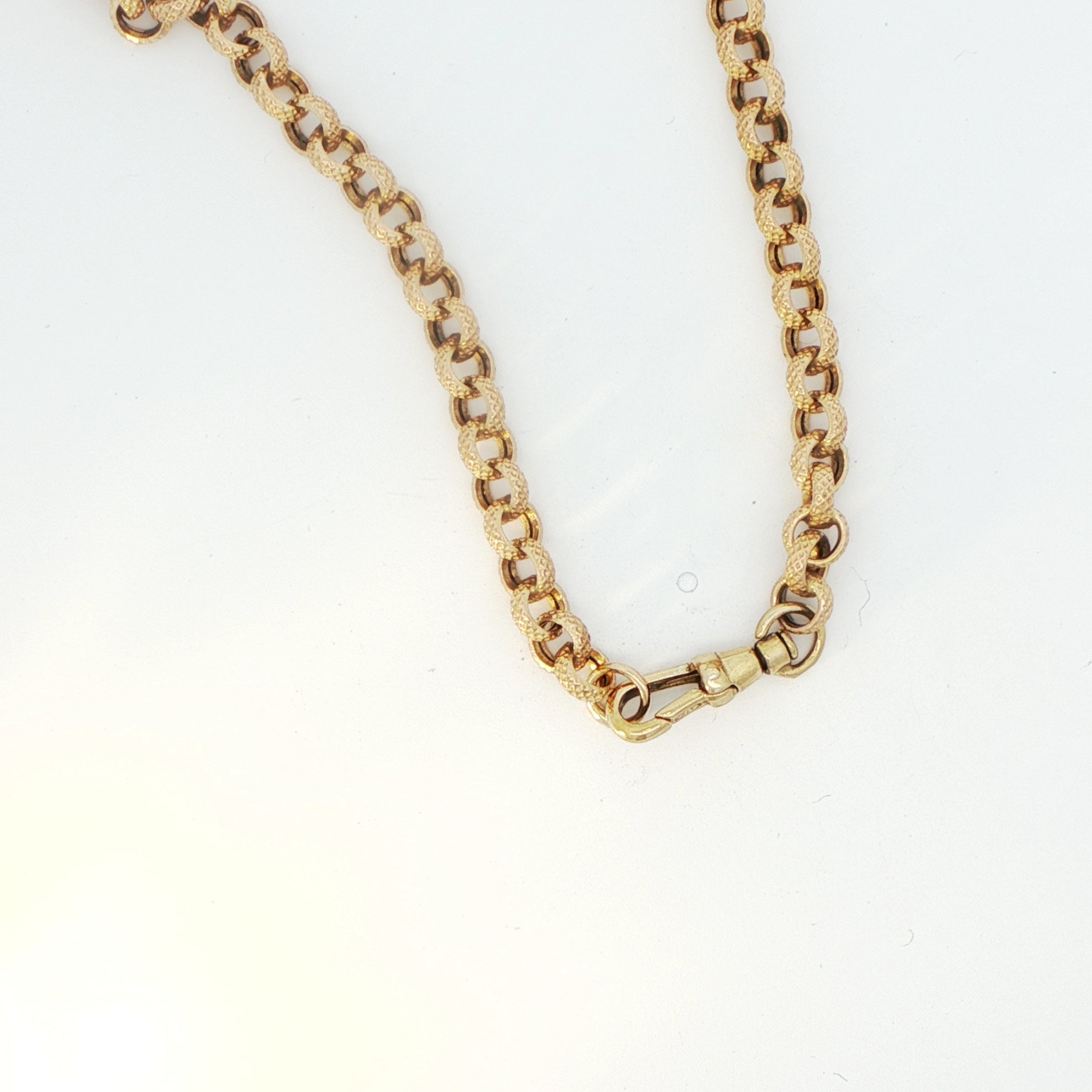 9 Carat Yellow Gold Textured Belcher Chain with T-Bar