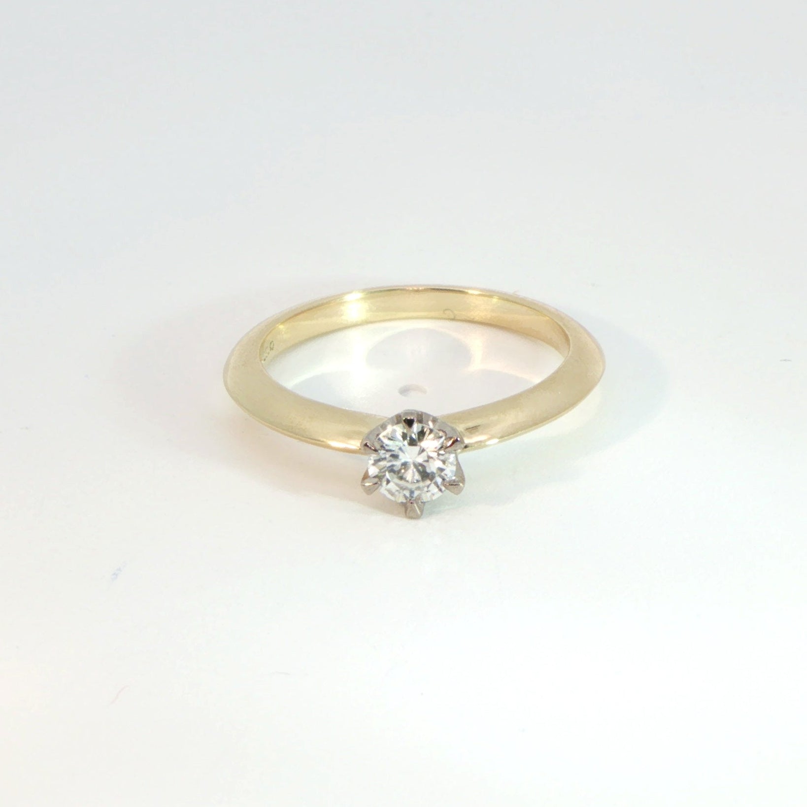 18 Carat Yellow Gold Diamond Solitaire 0.40ct
