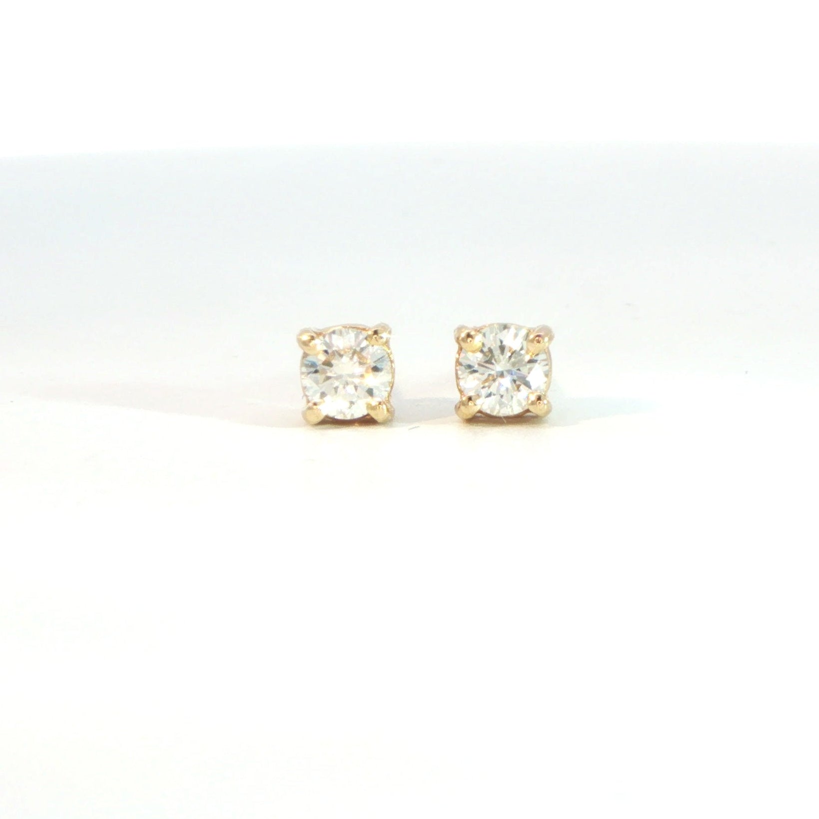 18 Carat Yellow Gold Diamond Stud Earrings 0.50ct