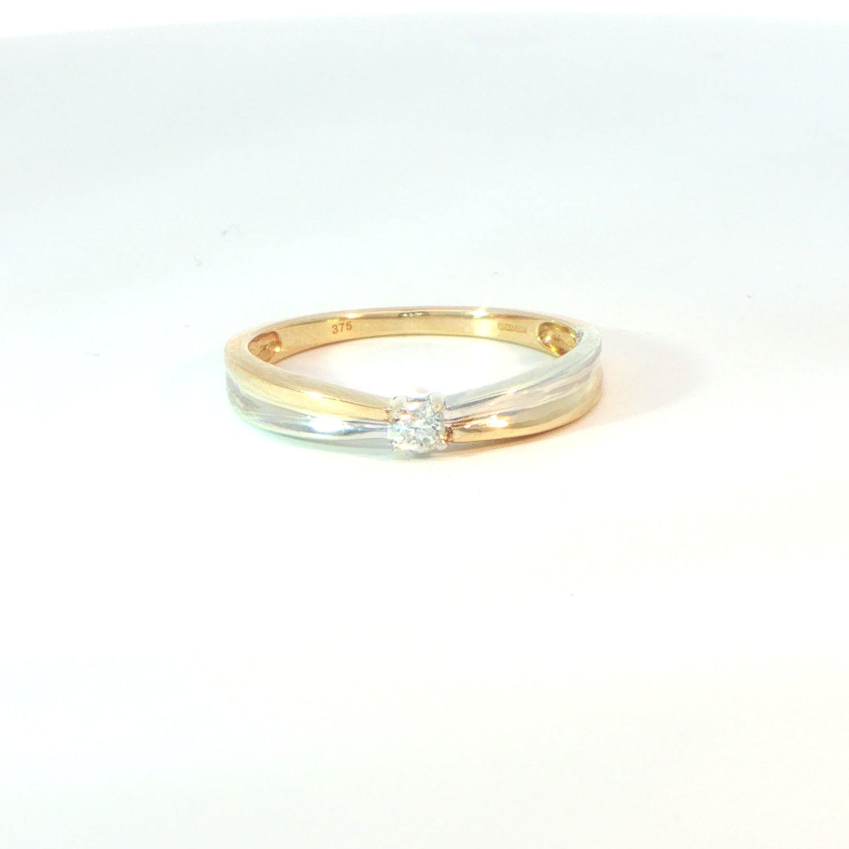 9 Carat White & Yellow Gold Diamond Ring