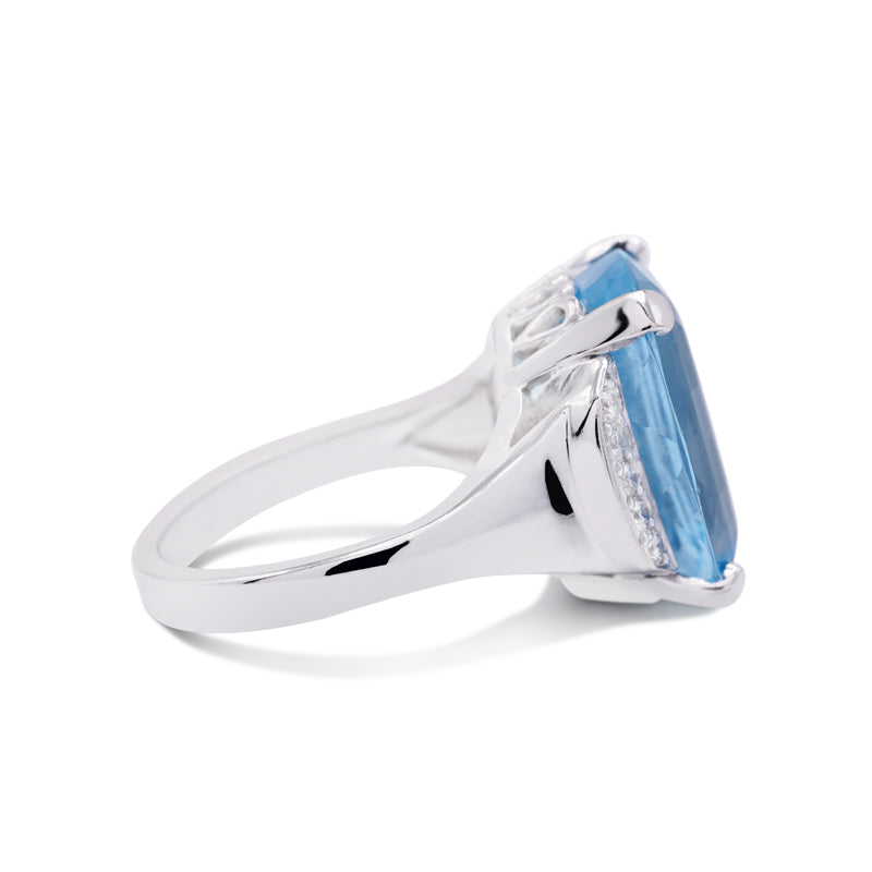 18 Carat White Gold Cushion Cut 14.00ct Aquamarine & Diamond Dress Ring