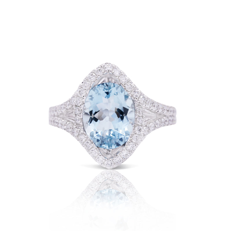 18 Carat White Gold Oval 2.20ct Aquamarine & Diamond Dress Ring