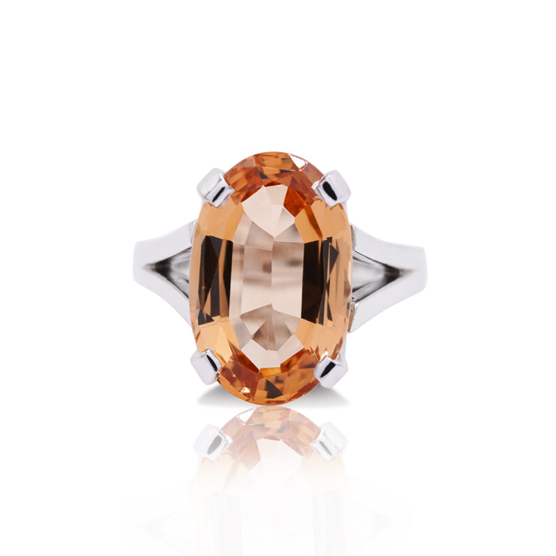 18 Carat White Gold 7.67ct Golden Topaz Dress Ring
