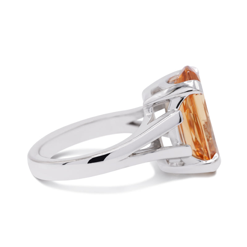 18 Carat White Gold 7.67ct Golden Topaz Dress Ring