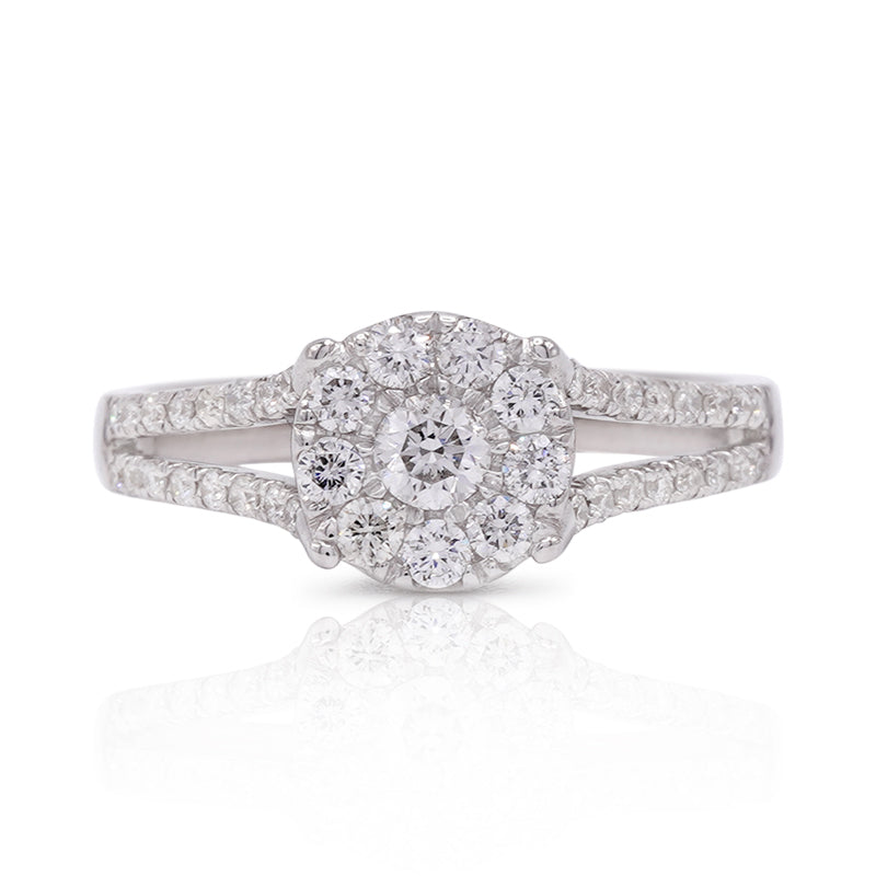 18 Carat White Gold Diamond Ring