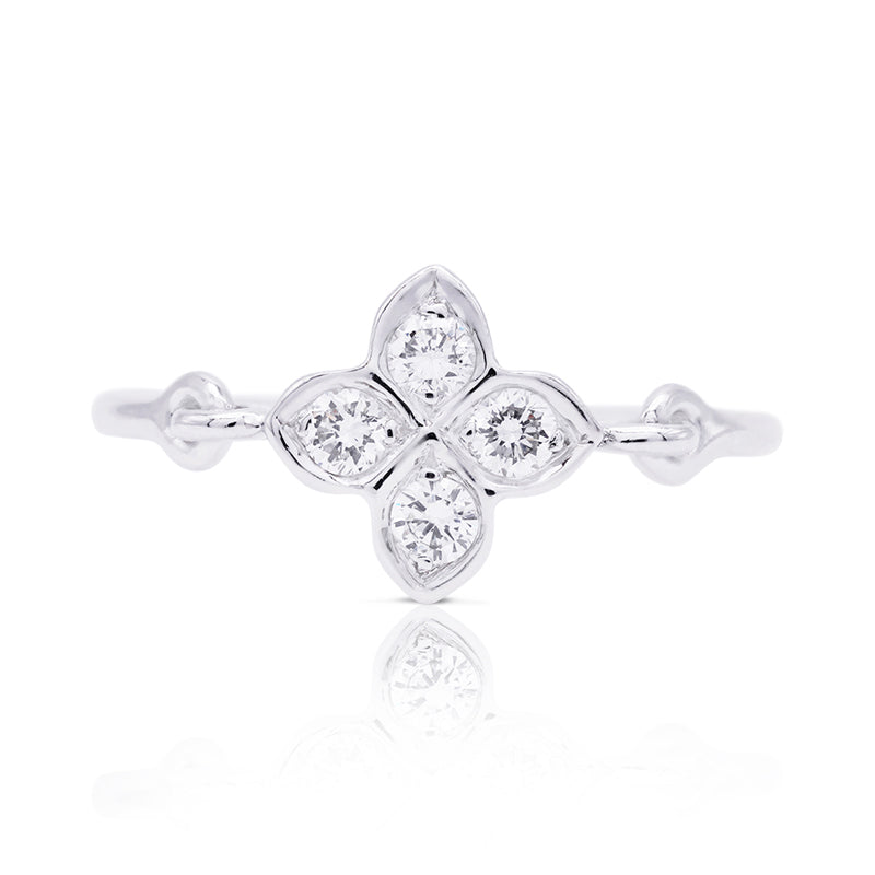 18 Carat White Gold Diamond Ring