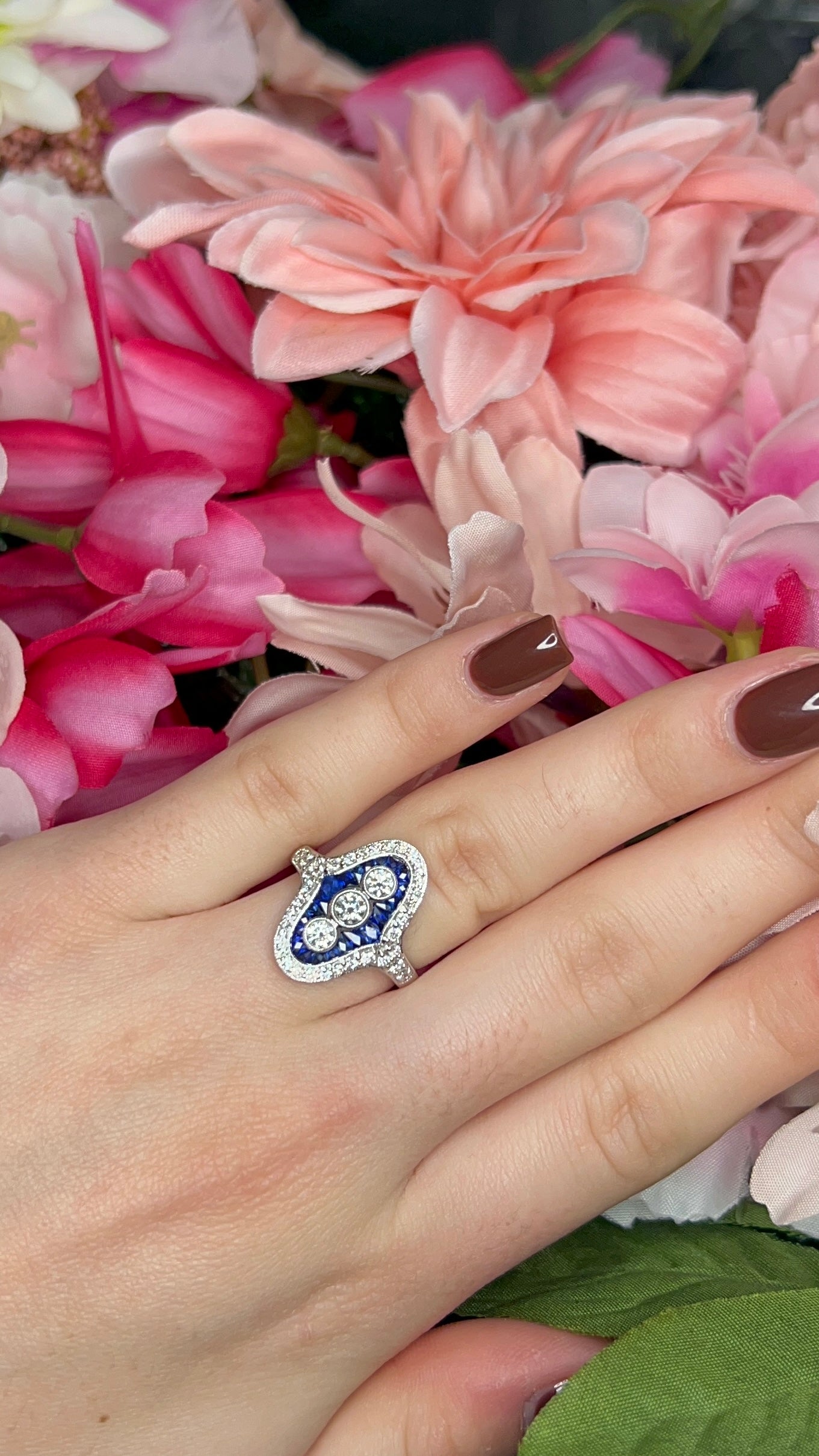 18 Carat White Gold Sapphire & Diamond Dress/Cocktail Ring