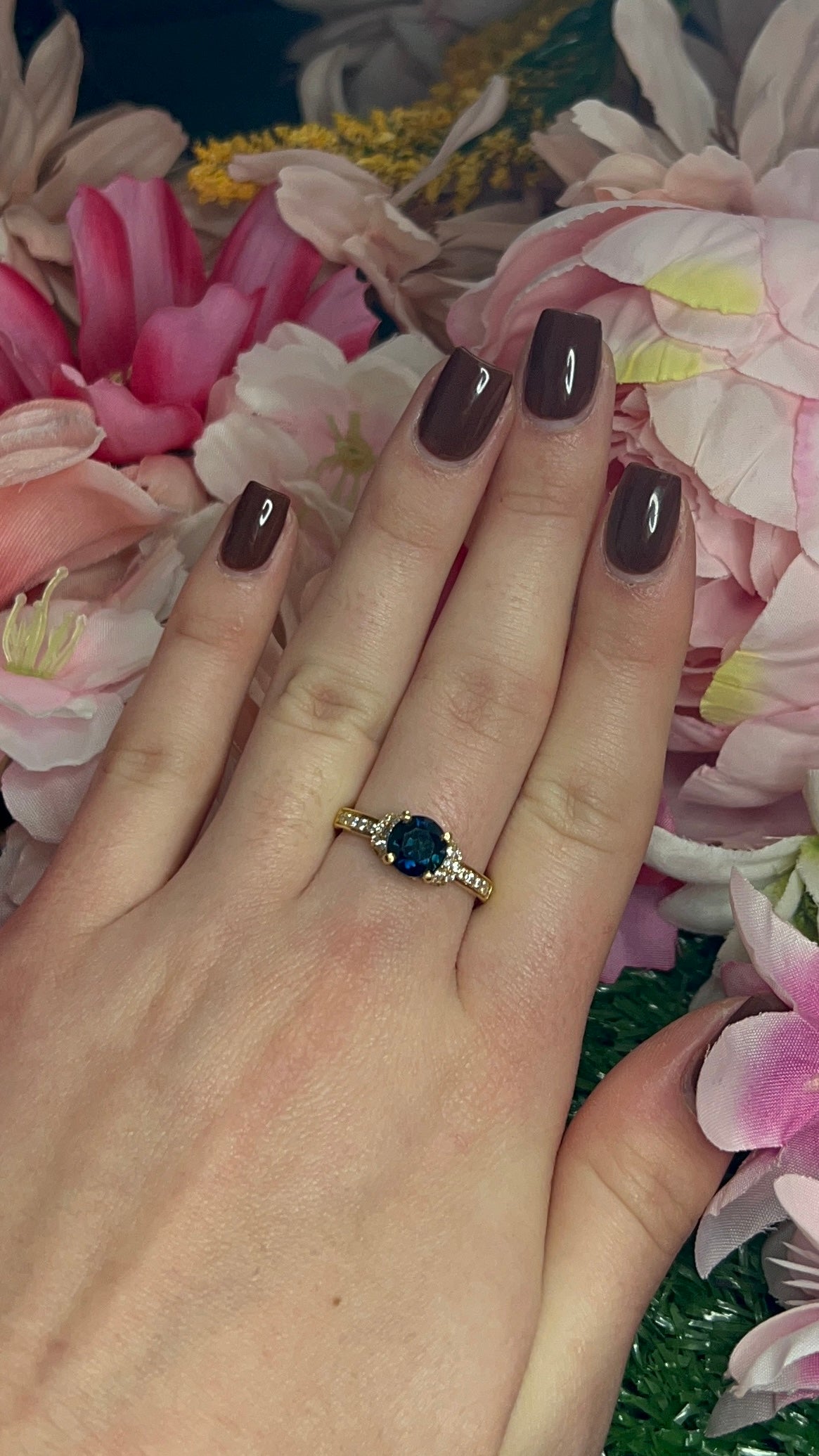 18 Carat Yellow Gold Teal Sapphire and Diamond Ring