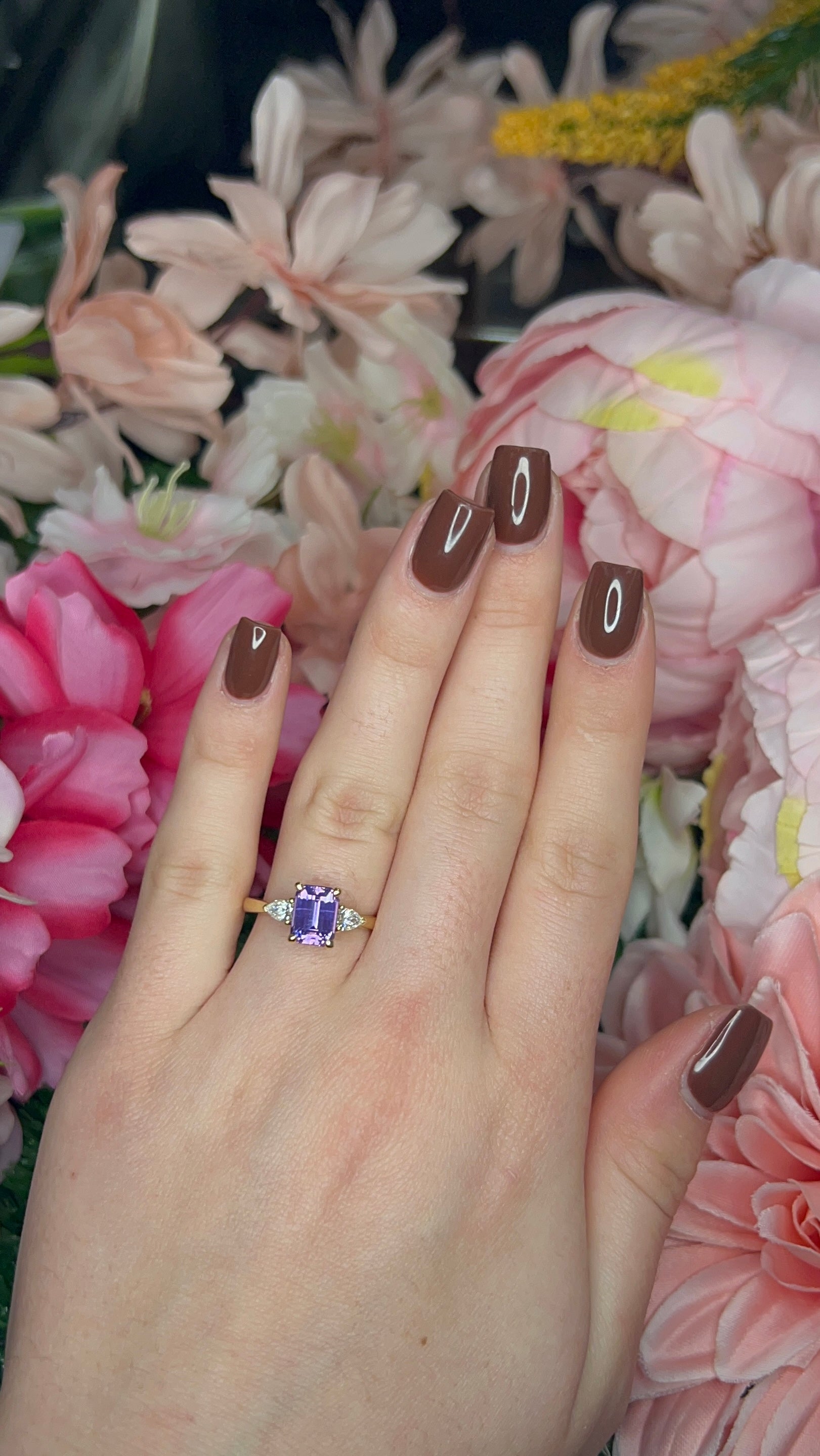 18 Carat Yellow Gold Lilac Sapphire and Diamond Ring