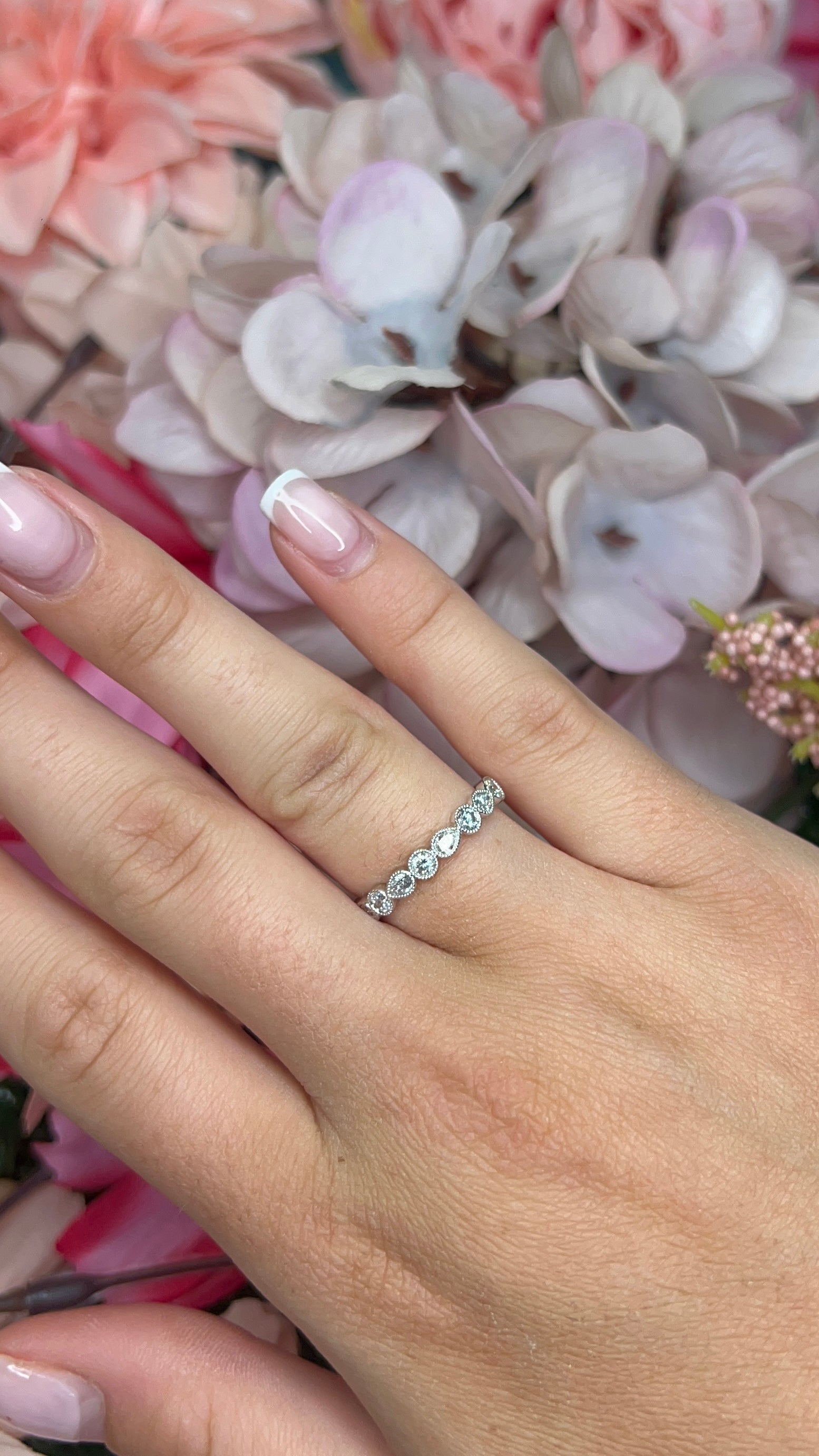 18 Carat White Gold Diamond Ring