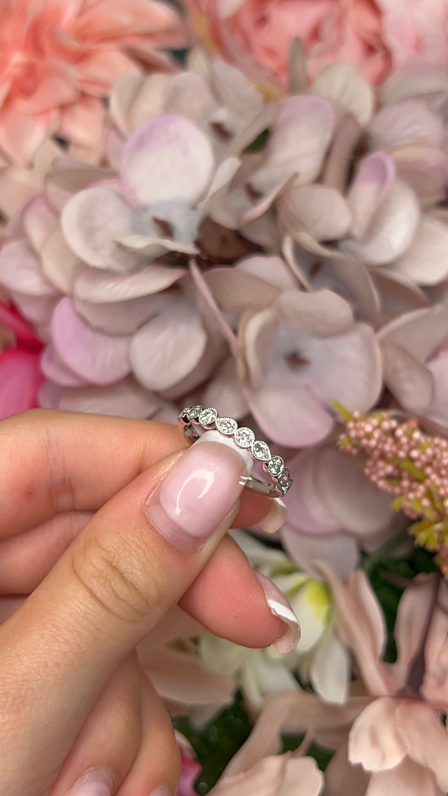 18 Carat White Gold Diamond Ring