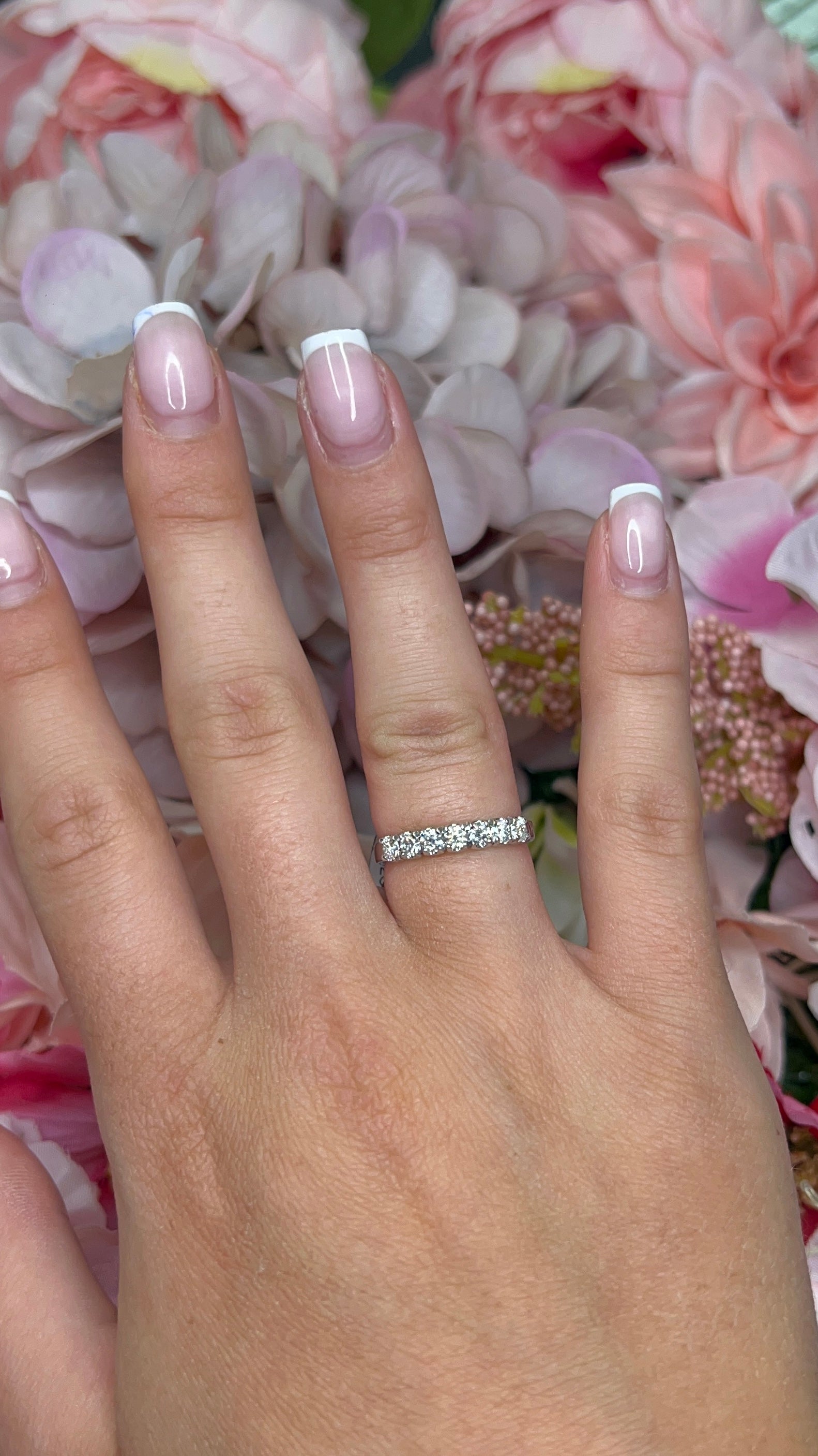 18 Carat White Gold Diamond Ring
