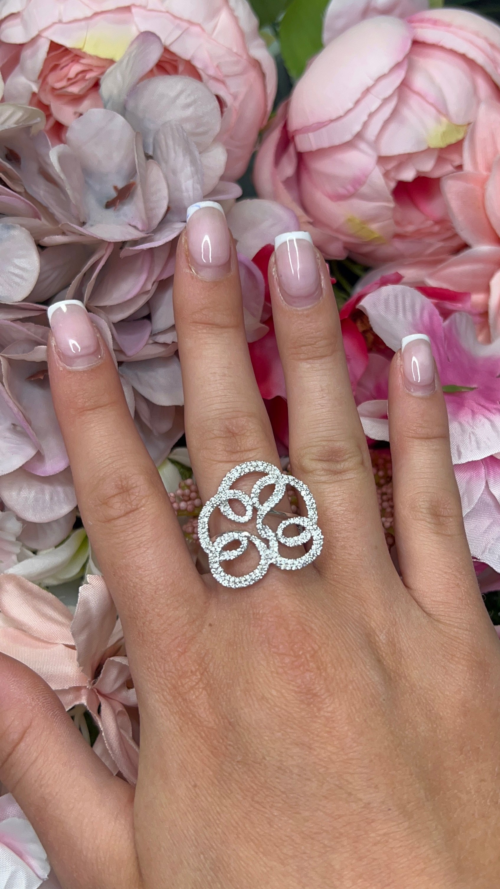 18 Carat White Gold Diamond Ring
