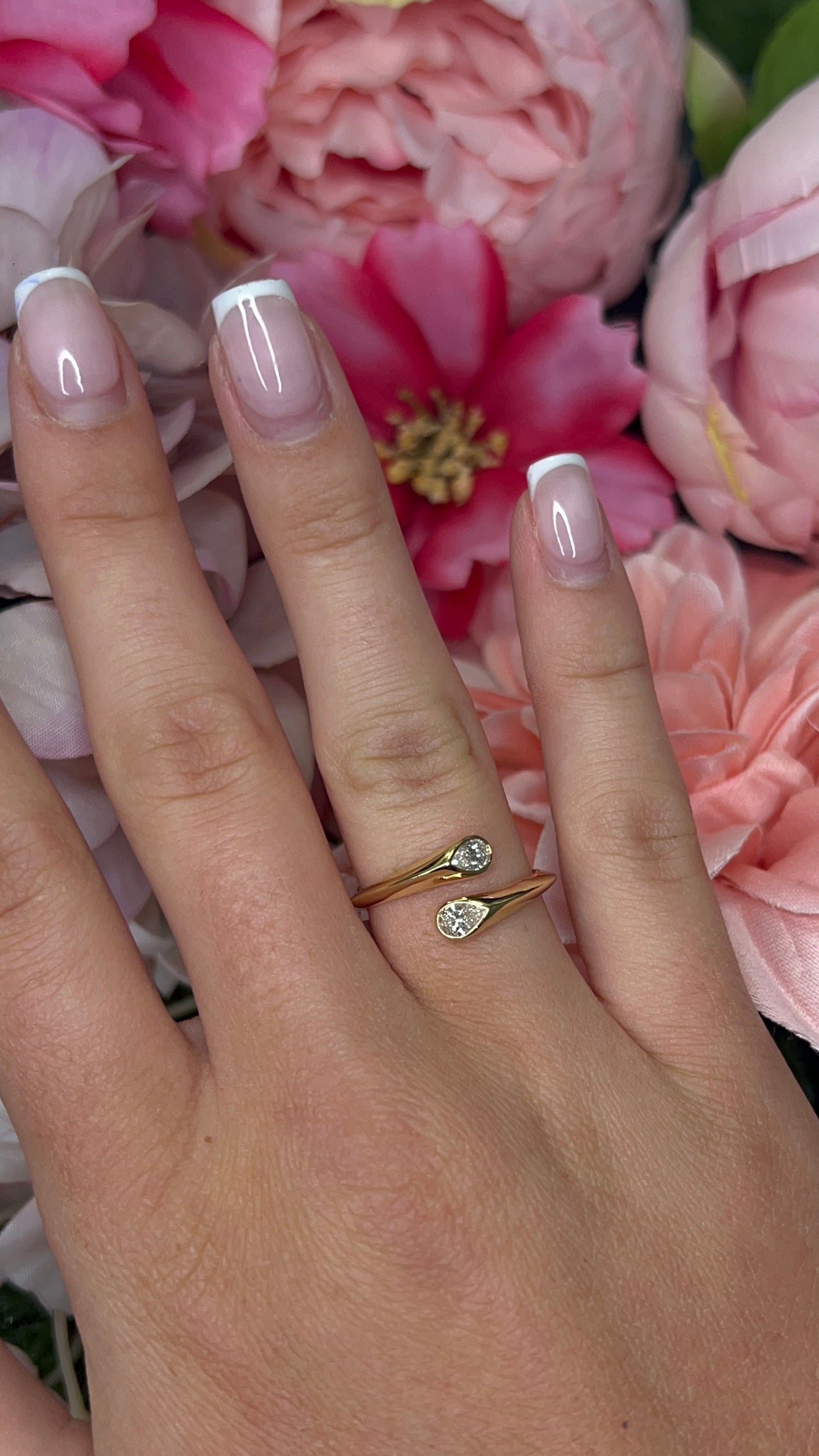 18 Carat Yellow Gold Diamond Crossover Ring