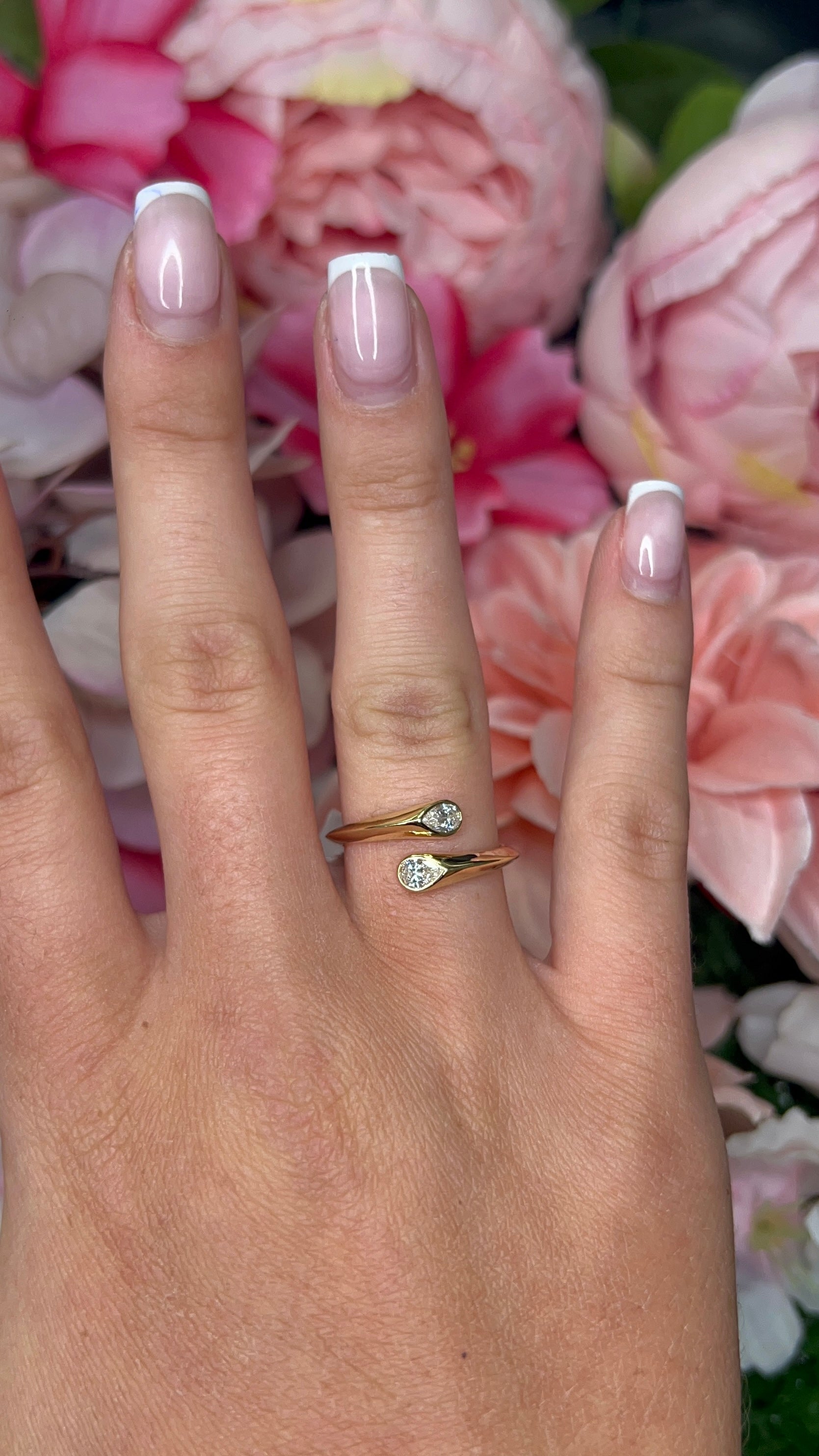 18 Carat Yellow Gold Diamond Crossover Ring