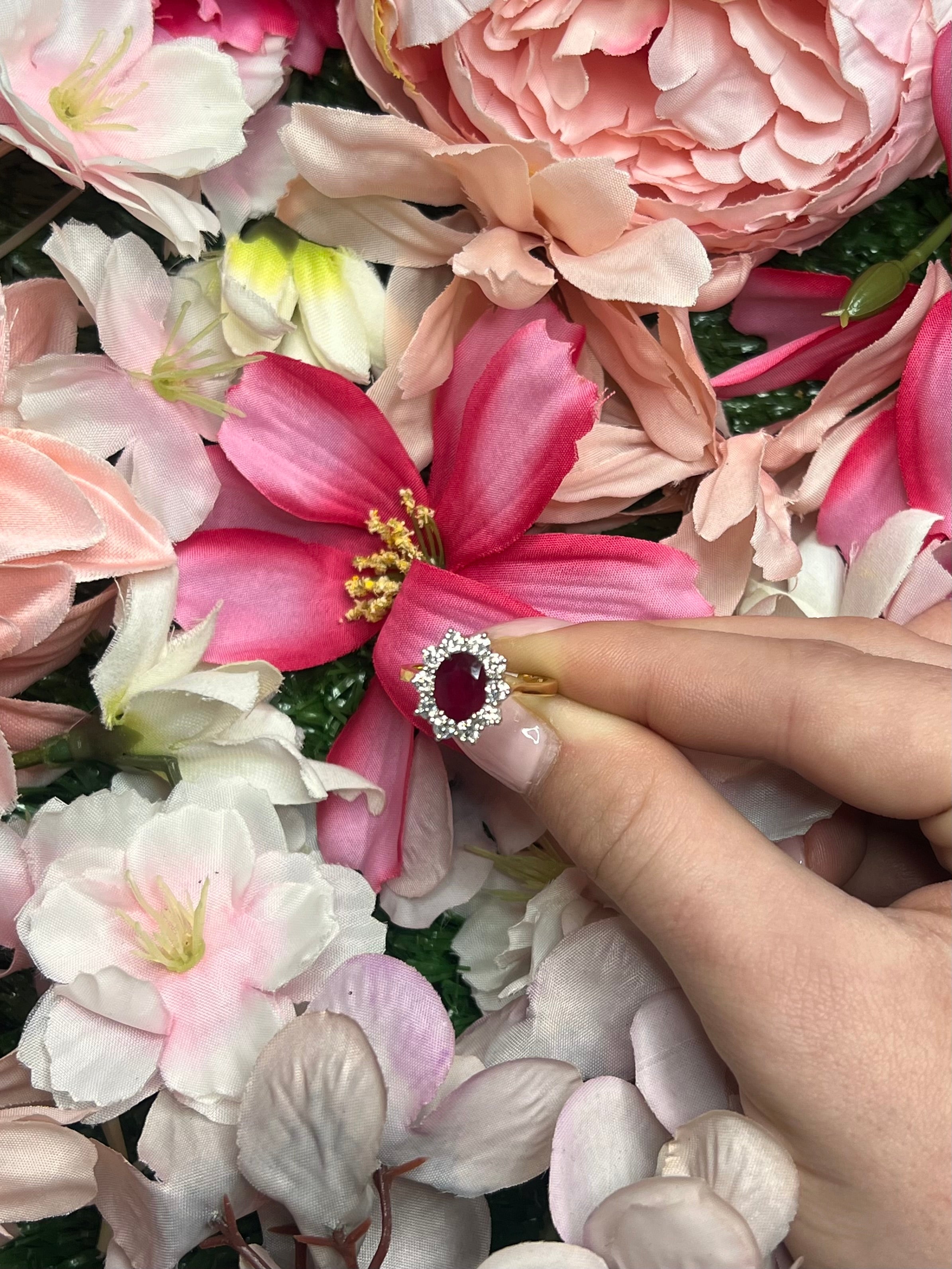 18 Carat Yellow Gold Ruby & Diamond Cluster Ring – 1.35ct Centre Ruby
