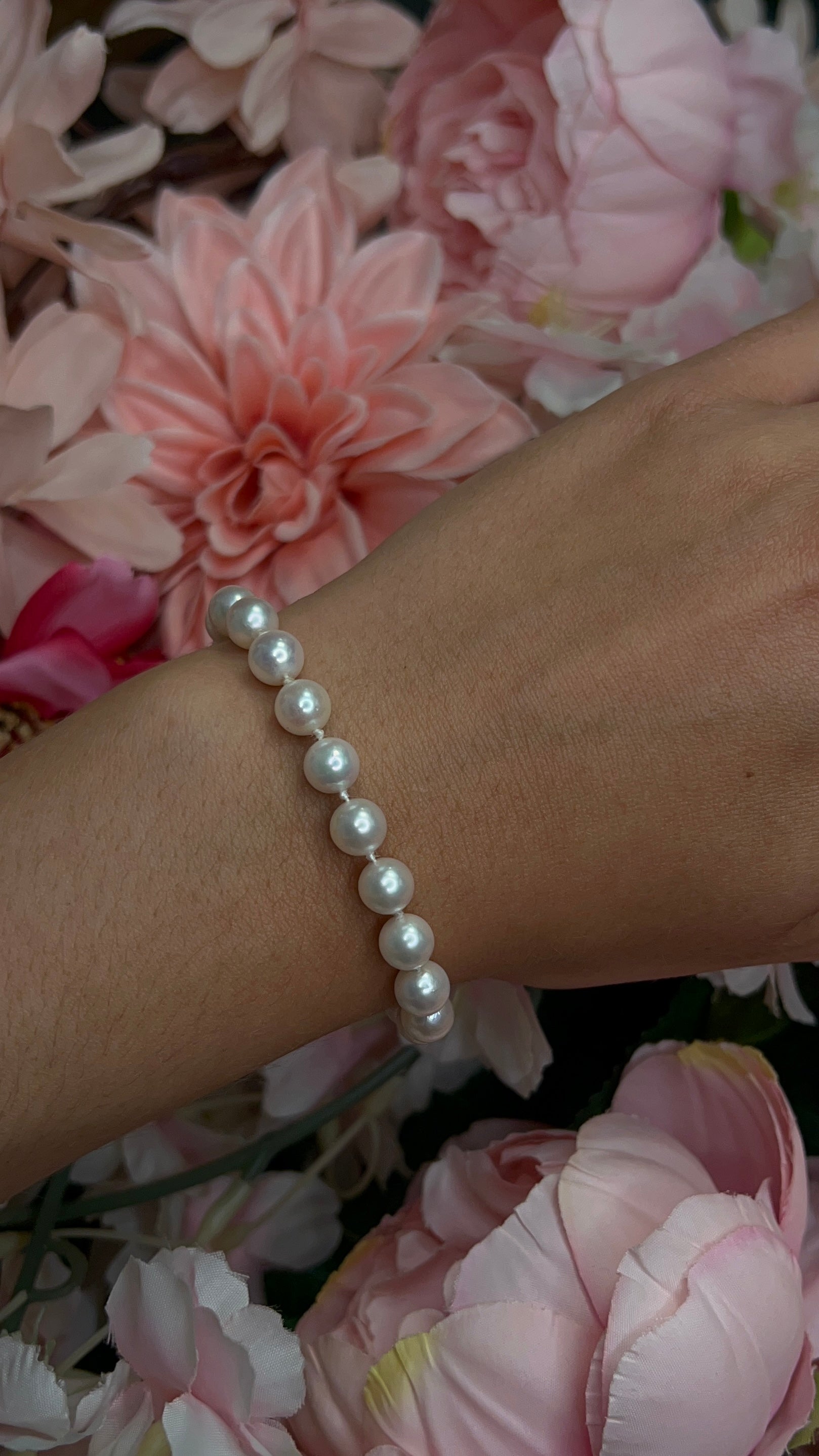 9 Carat Yellow Gold and Freshwater Pearl Bracelet