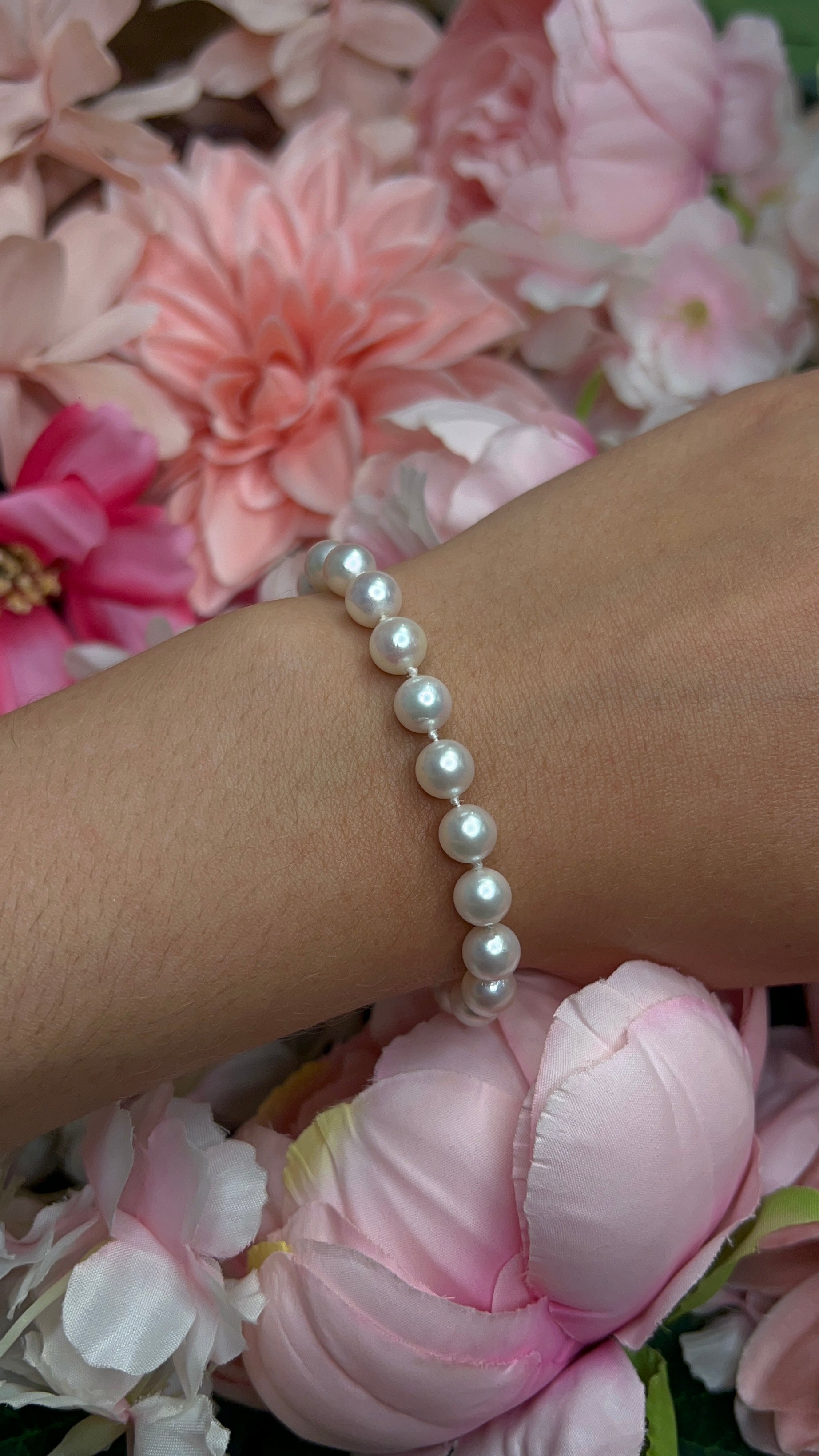 9 Carat Yellow Gold and Freshwater Pearl Bracelet