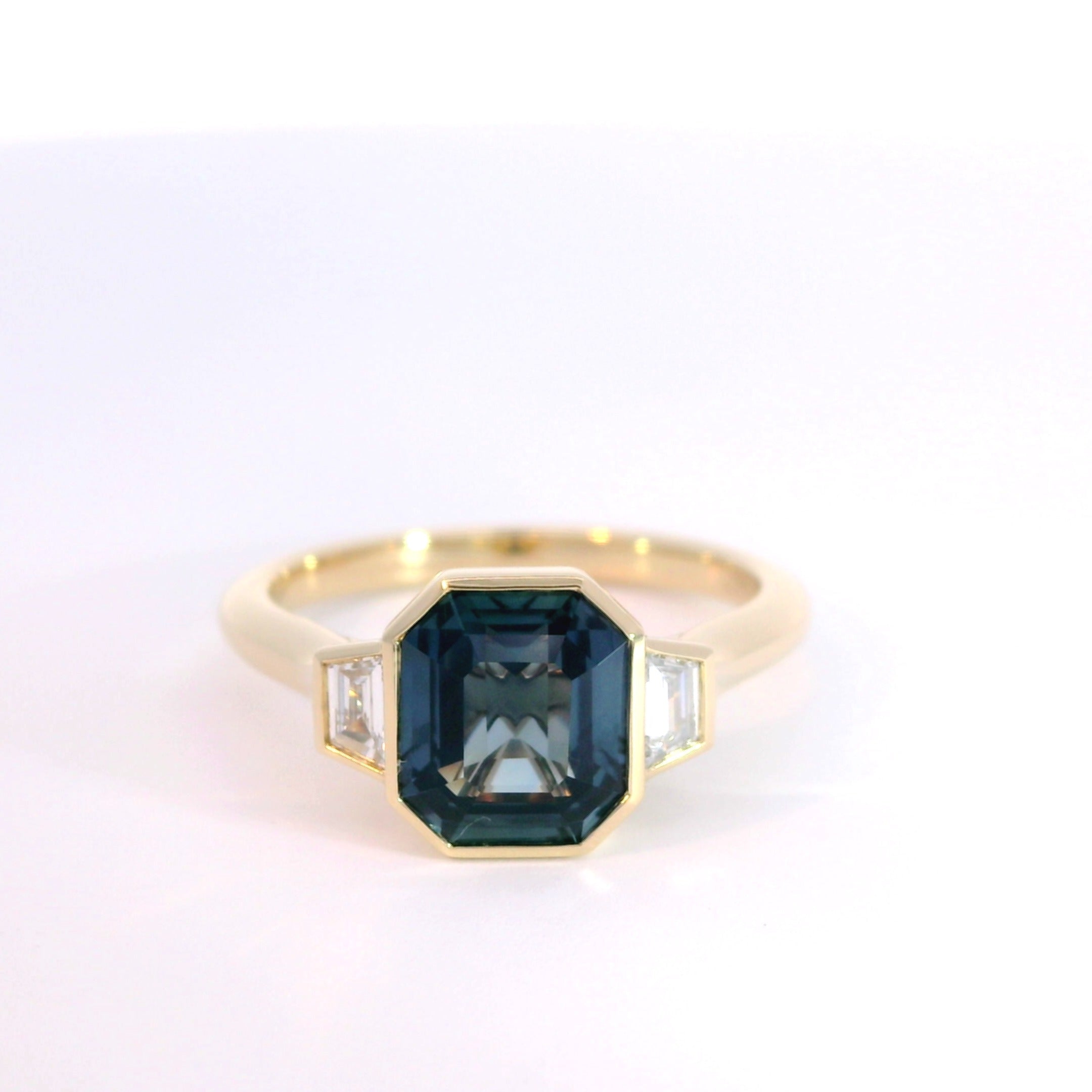 18 Carat Yellow Gold Teal Sapphire and Diamond Ring