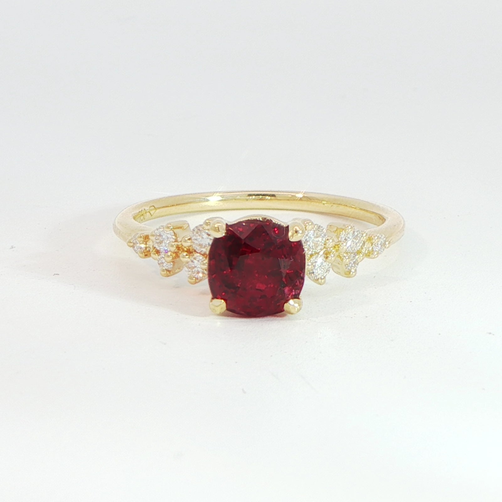 18 Carat Yellow Gold Spinel and Diamond Ring