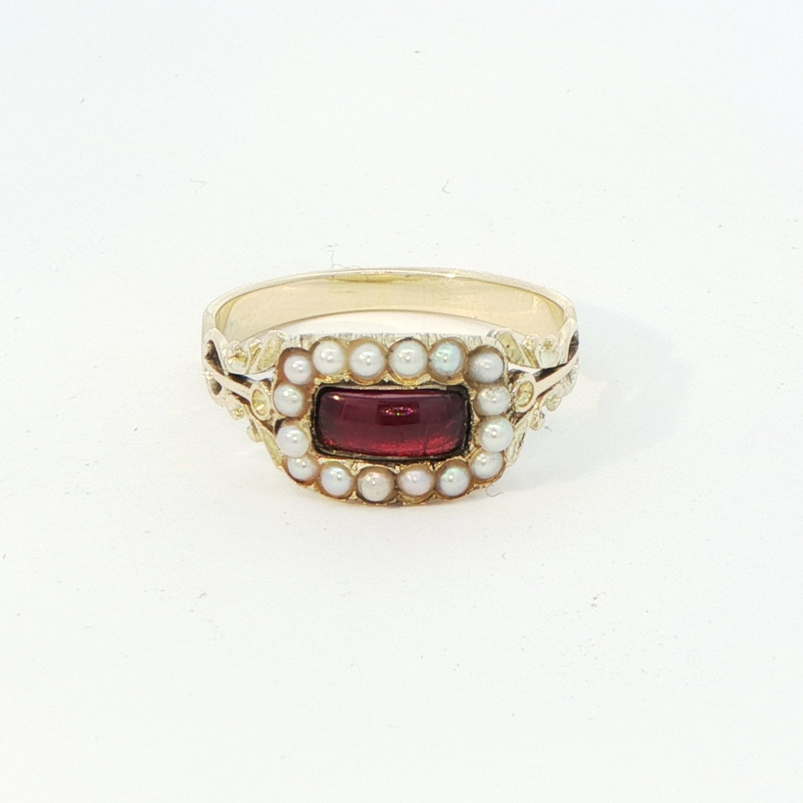 14 Carat Yellow Gold Garnet and Pearl Ring
